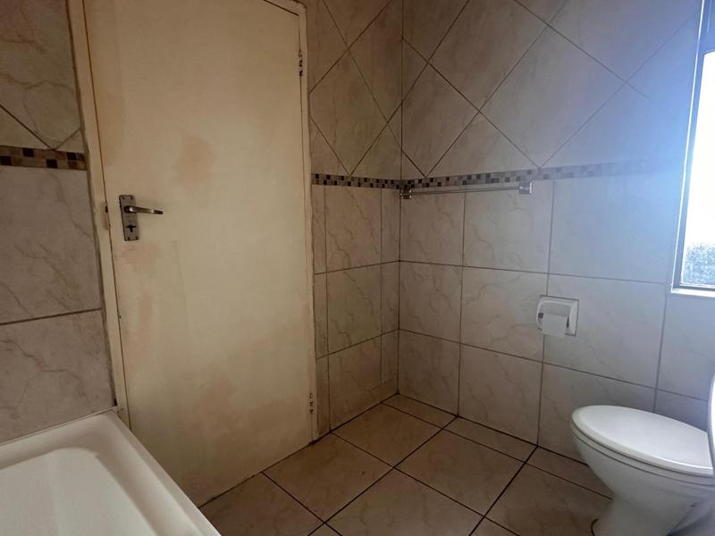 To Let 2 Bedroom Property for Rent in Strand Central Western Cape